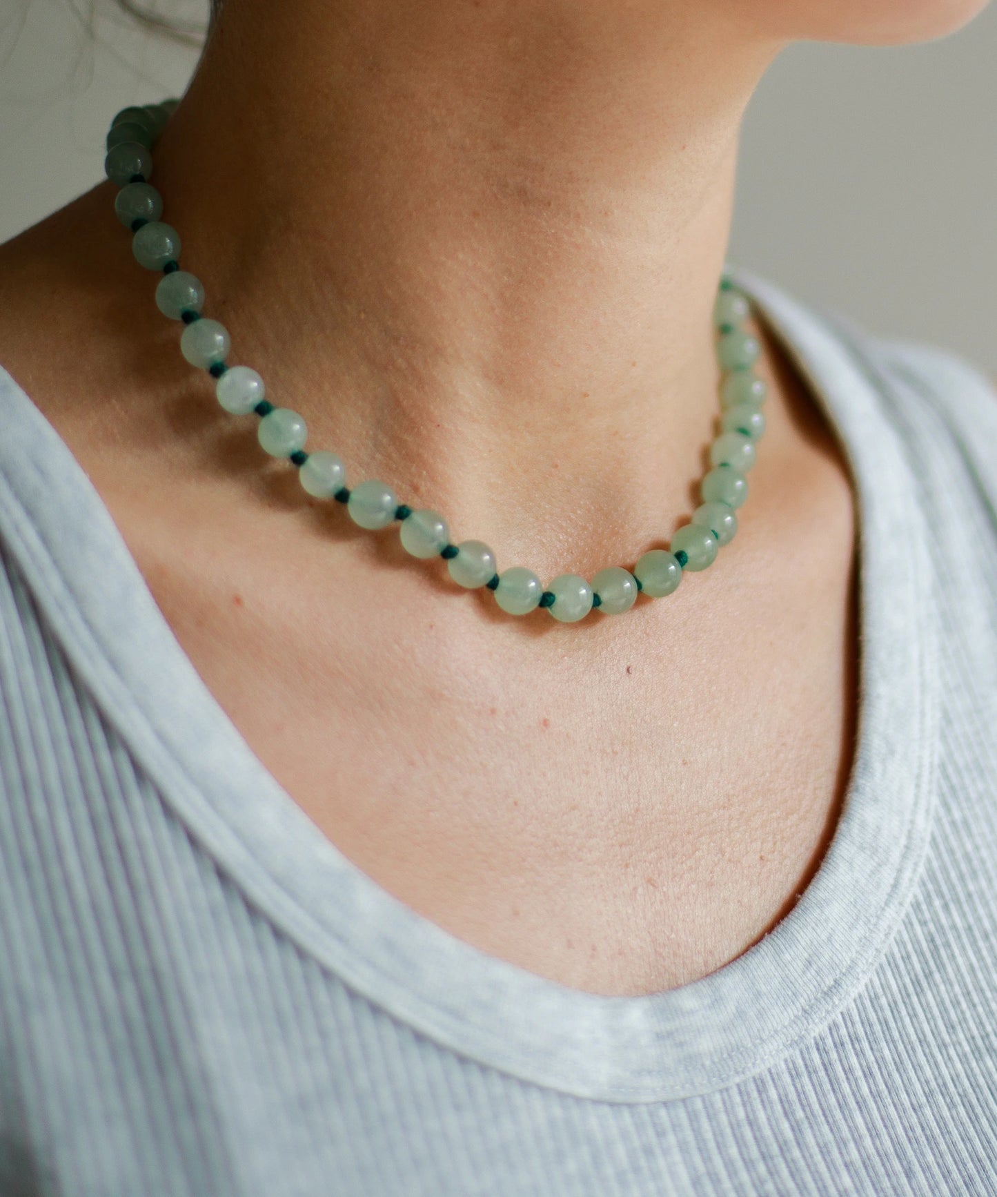 Collar Seribu Jade Short Ice Green
