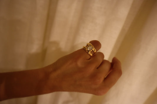 The Bond Ring