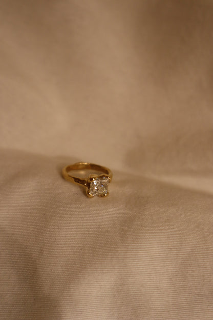 Four Petals Solitaire Ring