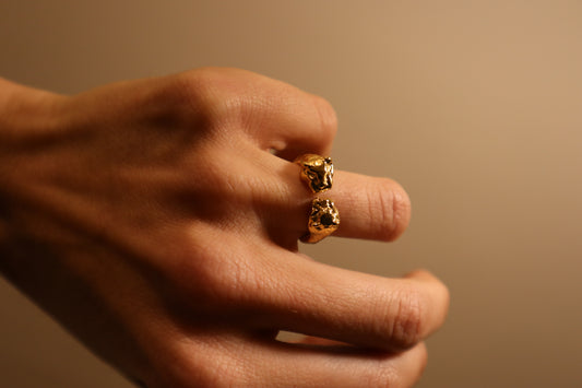 The Two Pumas Ring