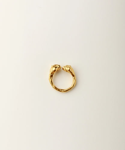 The Two Pumas Ring